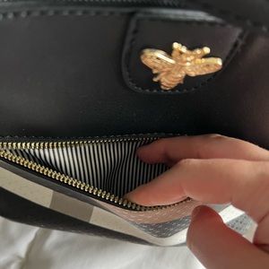 Super cute Bee purse!